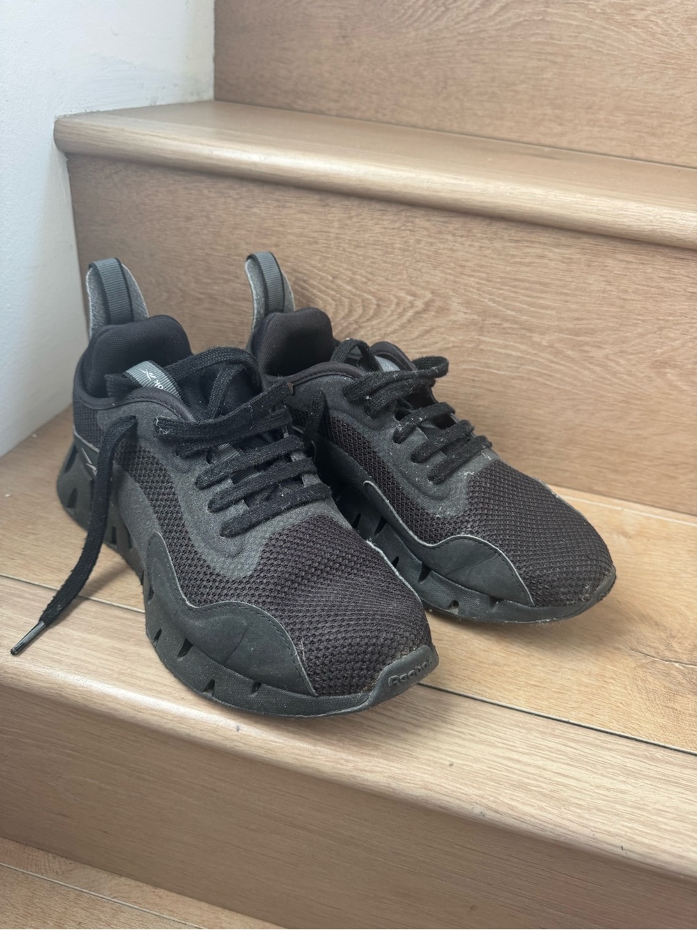 Reebok Women Black Athletic Sneakers with Gray Accents